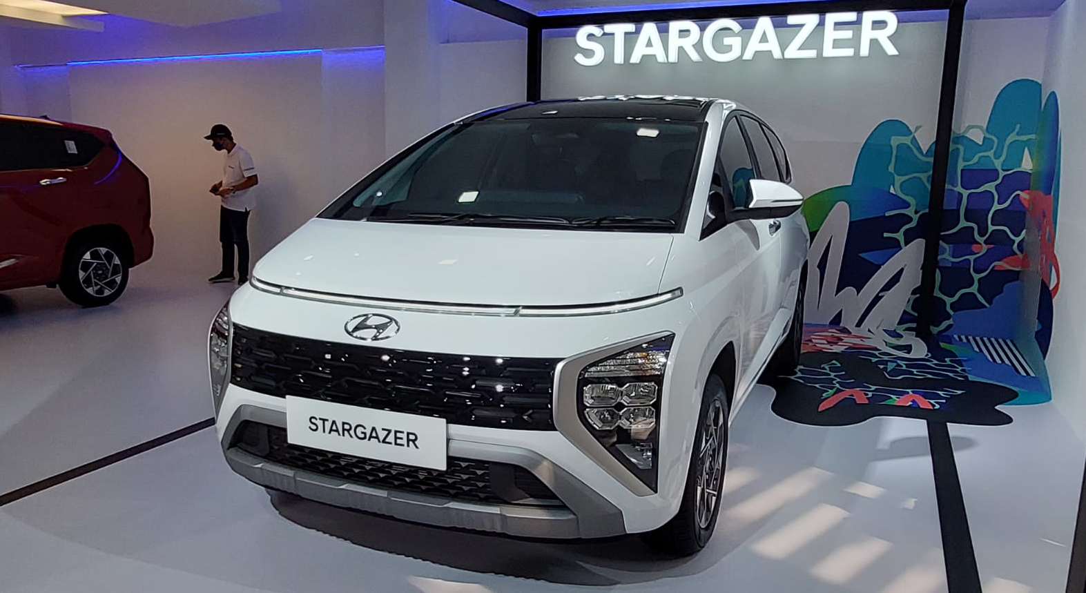 Kekurangan dan Kelebihan Hyundai Stargazer vs Kompetitor